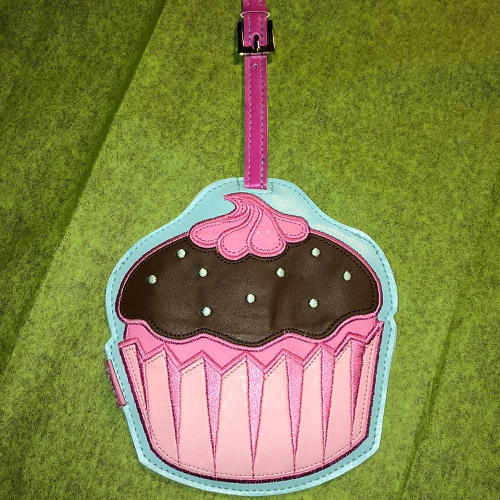 Fluff Pink Cupcake Bag Tag